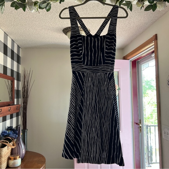 Eva Mendes dress - Picture 14 of 15